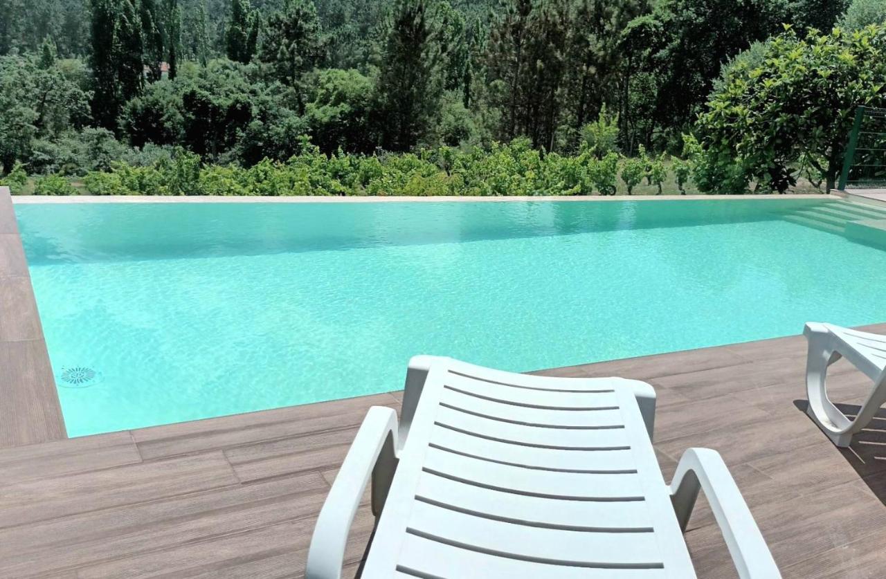 Casa Da Costureira Guest House Olival ภายนอก รูปภาพ