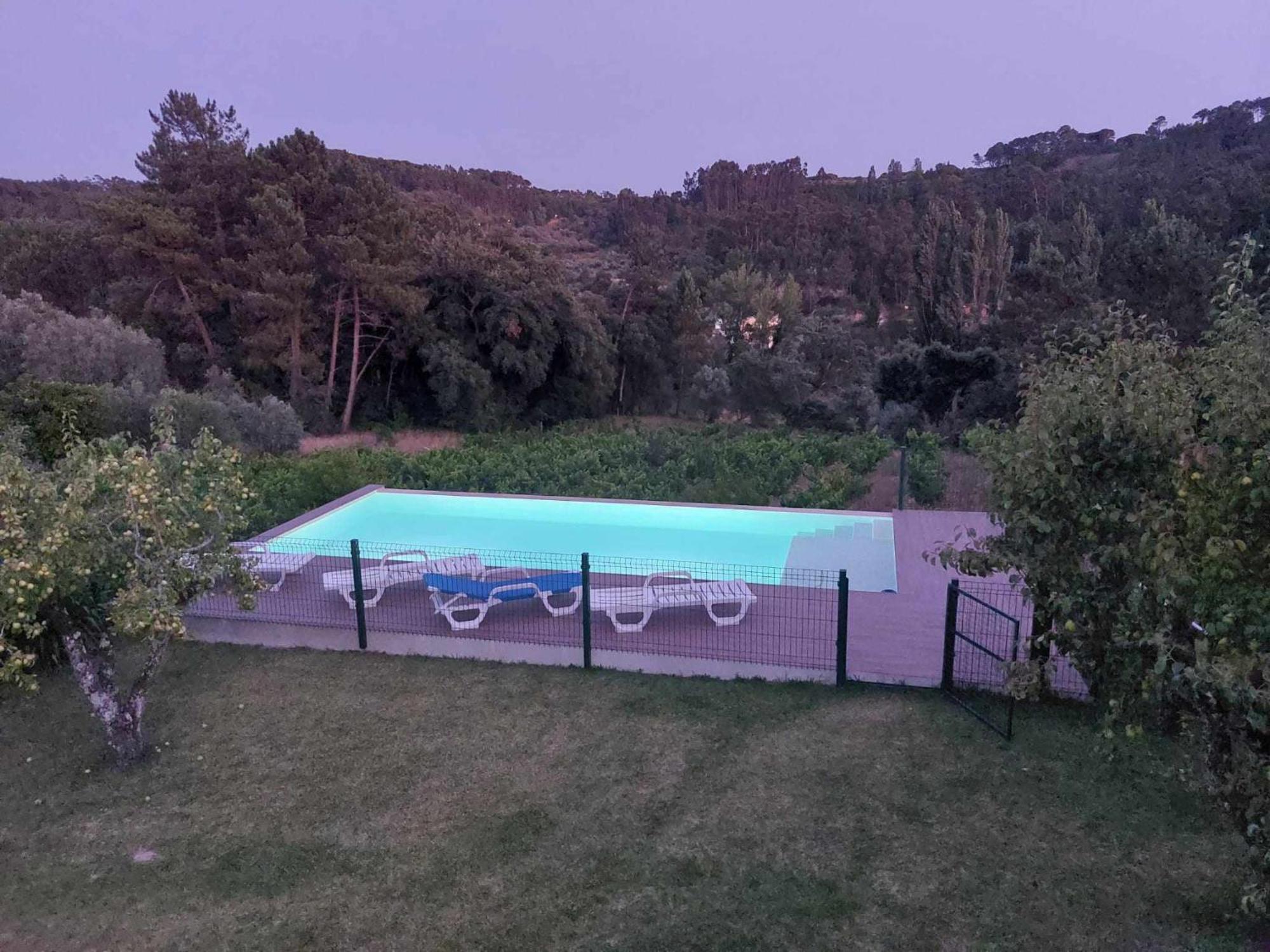 Casa Da Costureira Guest House Olival ภายนอก รูปภาพ